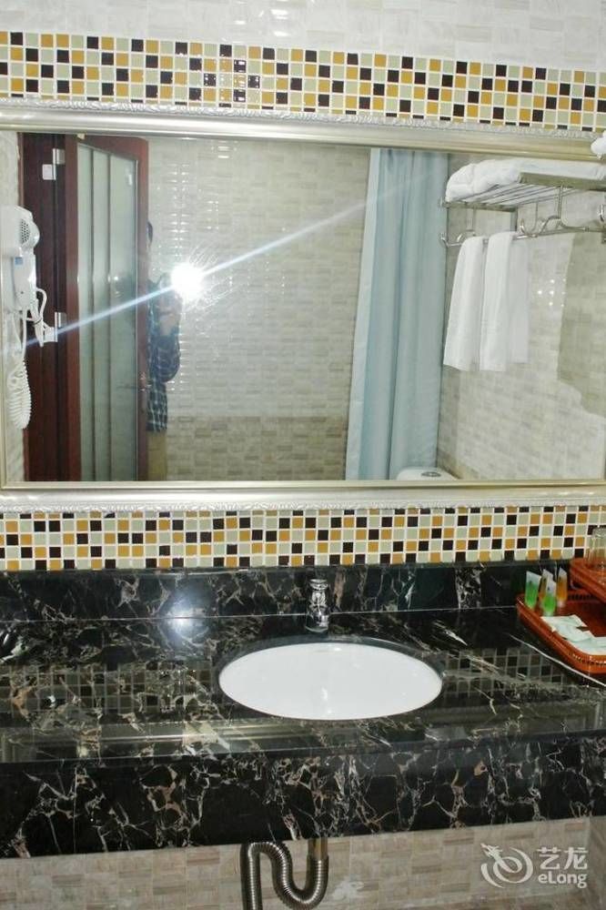 Shenzhen Haitian Hotel Екстериор снимка